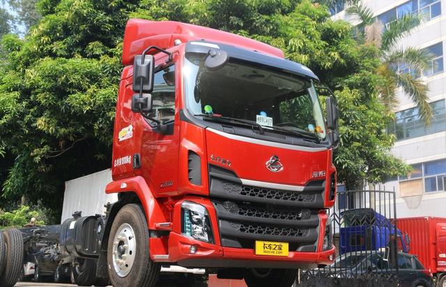 乘龙卡车到底安全吗？物理层面分析8吨卡车撞SUV