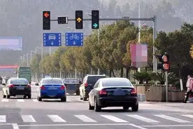 新国标红绿灯你会看吗？赶紧收藏，看错一个6分200块！图片