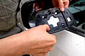 车子反光镜坏了别再去4S了，喵哥教你自己修，一看就会还省钱图片