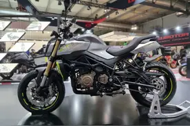 QJMOTOR追900申报专利，100匹马力，90牛米扭矩，硬刚春风800NK图片