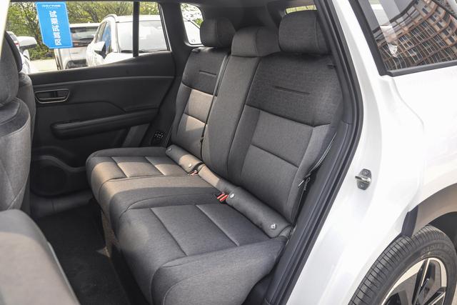 连续两月销量破万，扒开表面看看广汽丰田铂智 3X里边的料