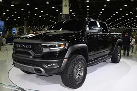 标准美系皮卡板正的造型，道奇RAM 1500，霸气依旧图片