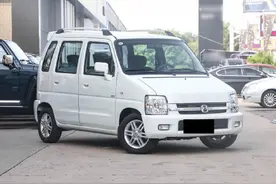 一起摆地摊吗？车我都给你选好了，当人生第一台“练手车”合适图片