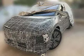 理想纯电SUV首次曝光！前脸设计像MEGA，宽大简约，2025年上市图片