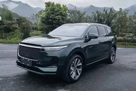 开了理想ONE去川藏，加一次油充一次电能开1080KM，主动安全超5系图片