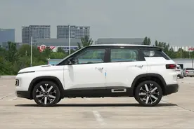 为啥1.5T吉利ICON卖不动，不到10万的五菱星辰混动版，却走红了？图片