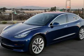 特斯拉Model3自动识别出“幽灵人”，原来是因为它图片