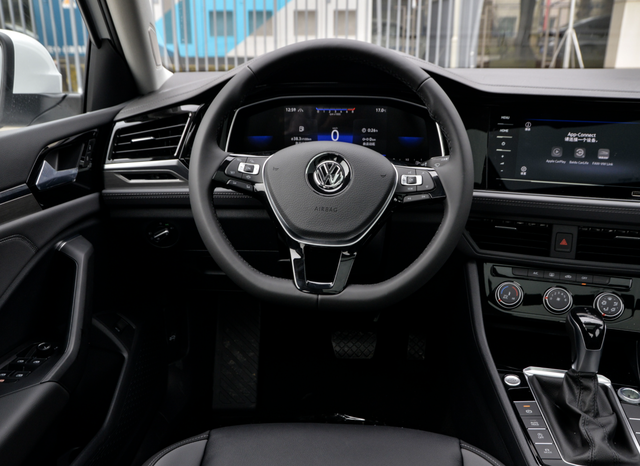 开了1年的大众速腾，第一次开艾瑞泽8，发现了大众和奇瑞的差距