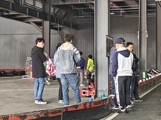 再次体验速度与激情！车友会卡丁车活动狂飙之旅