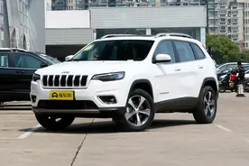 买Jeep自由光的车主，看中的不只是外观，动力和越野能力也不错图片
