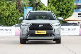 丰田的家用SUV，卡罗拉锐放双擎：百公里油耗4.56L图片