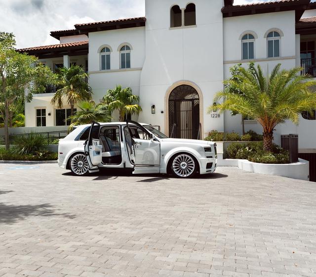 网友说想把自己的库里南改宽体，怎么改？这个案例你们喜欢吗？