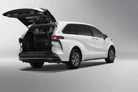 不加价就卖疯！丰田赛那真香？图片