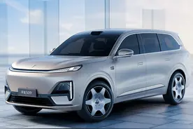 长安新款大6座SUV，深蓝S09更多信息曝光，车长5202mm，2+2+2座椅图片