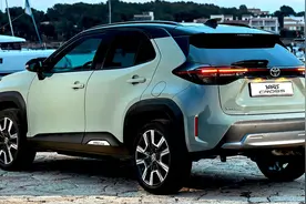 2024丰田Yaris Cross 深度体验外观和内饰视频封面