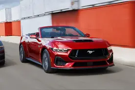 保留V8动力，换装双联屏，福特全新一代Mustang发布，明年上市图片