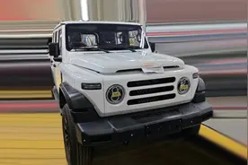 新款212实车：外观复古经典，内饰蜕变，侧开式尾门，自动挡图片