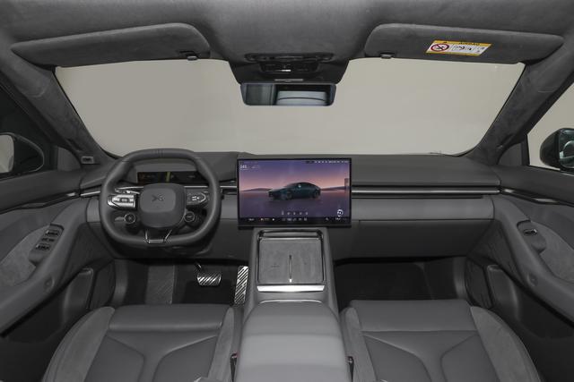 全新小鹏P7上市售21.98万起