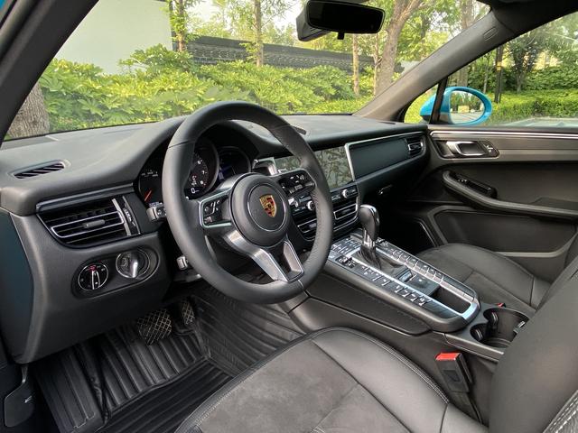 2020款 迈阿密蓝 保时捷 Macan 2.0T