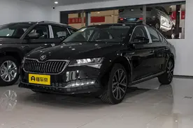 新车 | 17.49万元起，大众帕萨特/迈腾同级，2025款斯柯达速派到店图片