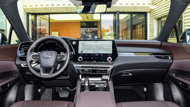 雷克萨斯RX第一款插混，平均每月用车成本才1500元左右？