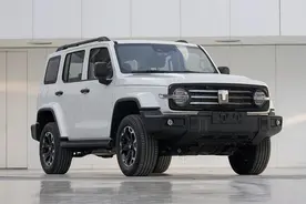 坦克300插混版即将上市！解决高油耗“痛点”，网友表示期待图片