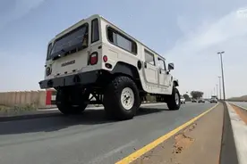 为什么总是有人觉得车越重越大就越安全图片