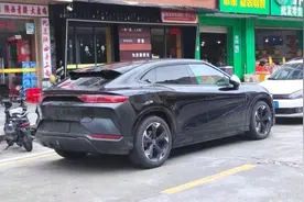 比亚迪宋L街拍，黑色涂装更帅气，配水晶挡把+662km续航图片