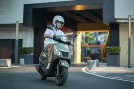 五羊-本田NB-X全新登场：动力升至125增配CBS，售价会有惊喜吗图片