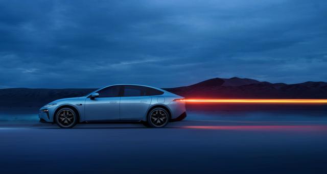 颜值智能操控三在线 东风奕派 eπ007+ 15 万级智美轿跑新选择