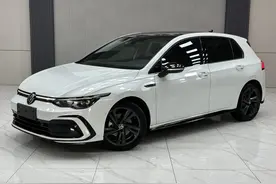 新款大众高尔夫300TSI R-Line上市，售价15.69万元图片