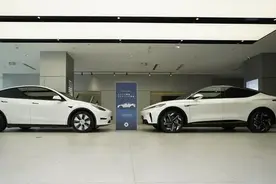 “大号Model Y”值不值买？飞凡R7不足30万起配置拉满，货比货得扔图片