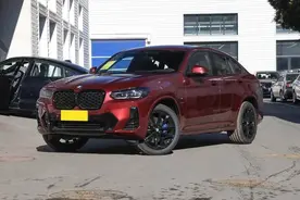 适合年轻人的轿跑SUV，纯进口身份+溜背车身，宝马X4到底香不香？图片