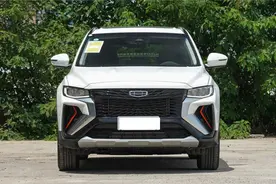 吉利博越X配1.8T发动机，油耗偏高，但驾乘舒适，三大件稳定图片