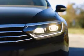 为什么有的车，远光灯和近光灯不能同时亮？图片