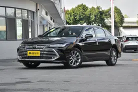 亚洲龙对比帕萨特，都是B级车，空间动力都不错，谁更划算？图片