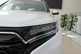 实拍本田UR-V：外观大气，2.0T+9AT动力优秀，豪华感也不错图片