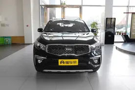 起亚KX7对比现代胜达，动力有优势，但是颜值设计“老土”图片