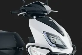 6,980元！三業USY席卷125市场，ABS+TCS+TFT+LED+USB统统整上图片