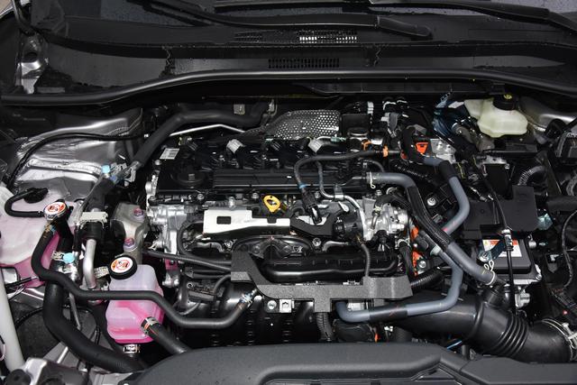 家用通勤看这款？卡罗拉锐放对比本田 HR-V，谁更适合你？