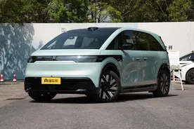 极氪MIX宝宝巴士，这车只是一台5座的面包车竟然要卖30万图片