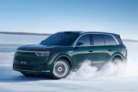 预售价36.8万起，前后双激光雷达，问界M8官图曝光图片