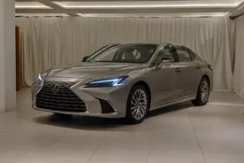 25.99万起，新款的雷克萨斯ES对比奥迪A6L，哪个更有性价比图片