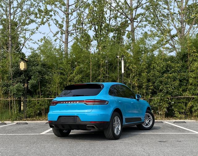 2020款 迈阿密蓝 保时捷 Macan 2.0T