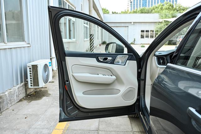 沃尔沃XC60	，安全不是口号，硬核防护不玩虚的