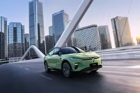 5C超充＋CDC底盘，为何说岚图知音是20万级最有诚意的SUV？图片