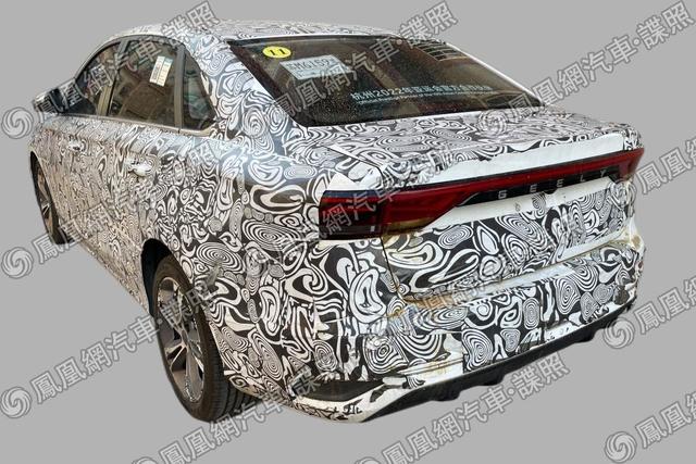 吉利帝豪谍照曝光,全系标配电子档把