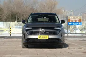 大家庭用车怎么选？日产探陆对比丰田汉兰达图片