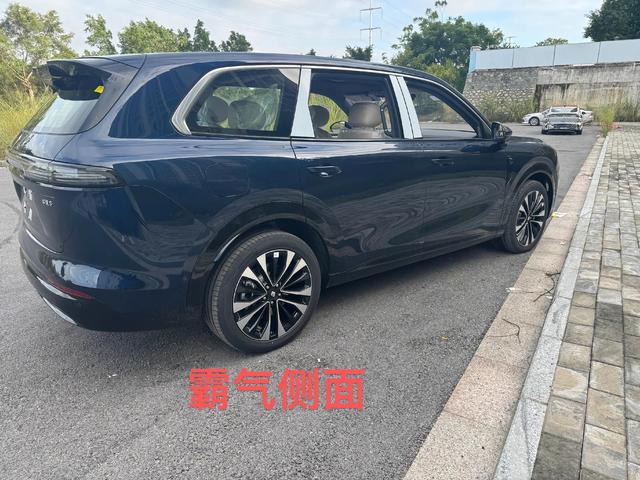 宝骏华境S实车现身，大过问界M9+1.5T插混，配华为乾崑+鸿蒙座舱