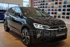 大众全新小型SUV“Taigo”实拍，跨界造型时尚且动感，搭1.5T动力图片